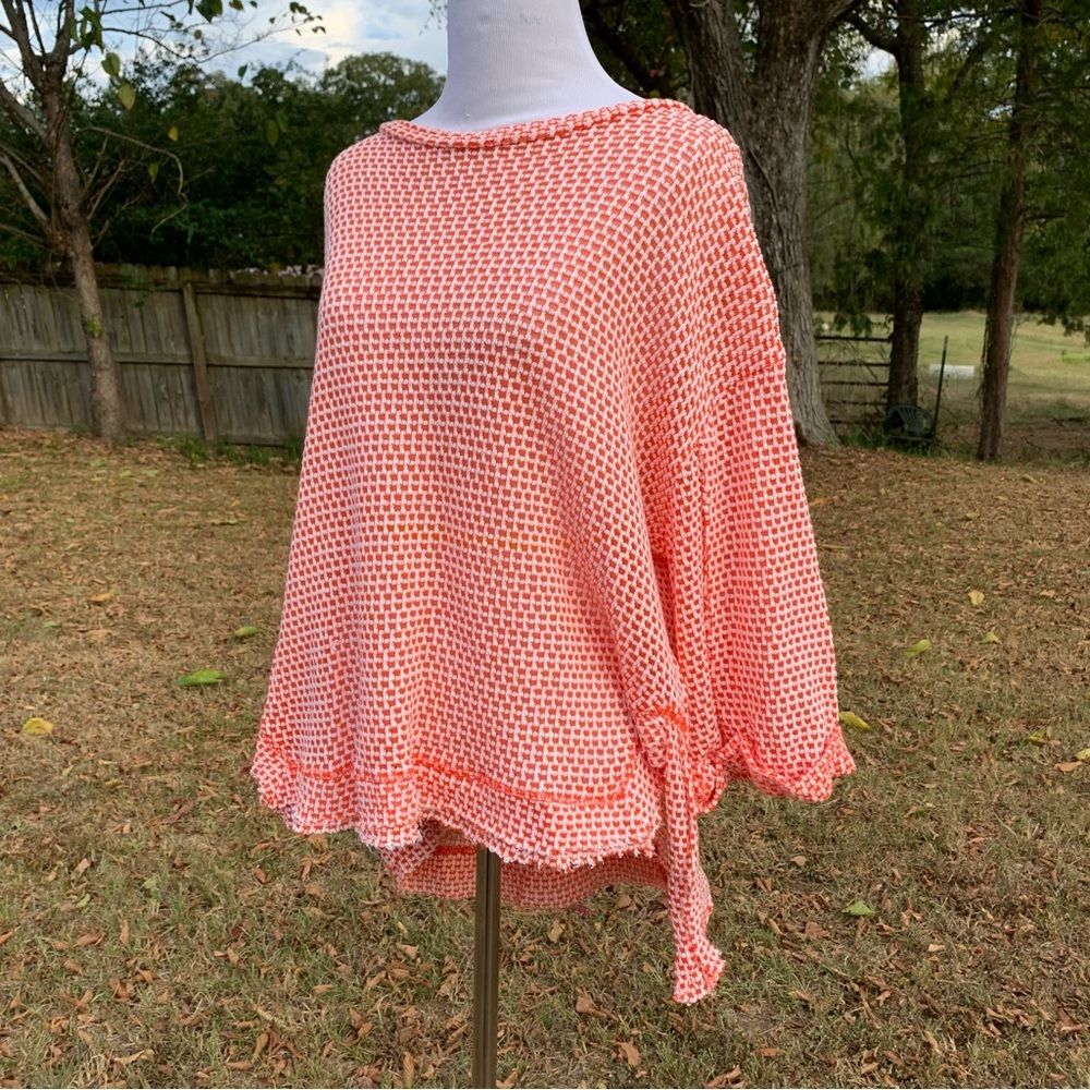 Umgee Neon Orange Peach Knit Raw Edge Cuffed Top Comfy! Size Medium 3/4 Sleeves